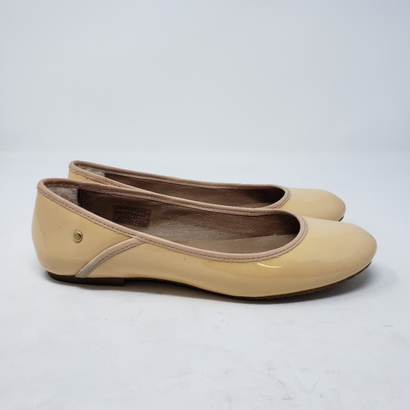 UGG Australia Antora Patent Leather in Nude Flats Size 7 - Picture 5 of 12